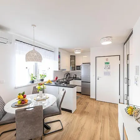2 Bedroom In Apartment