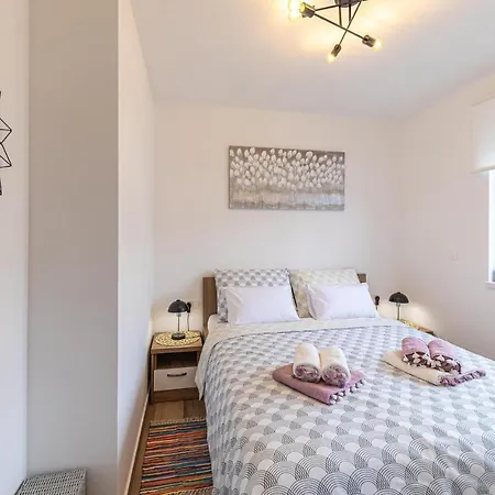 Apartment 2 Bedroom In