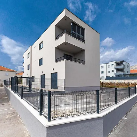 2 Bedroom In * Trogir