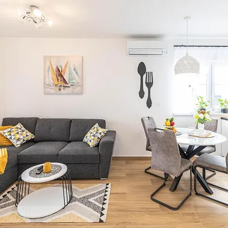 Apartment 2 Bedroom In Trogir