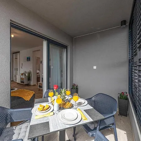 2 Bedroom In * Trogir