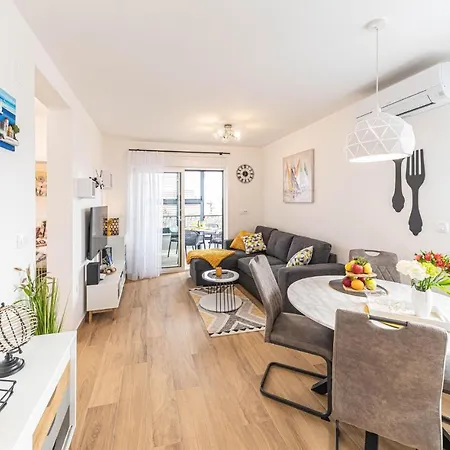 Apartment 2 Bedroom In Trogir