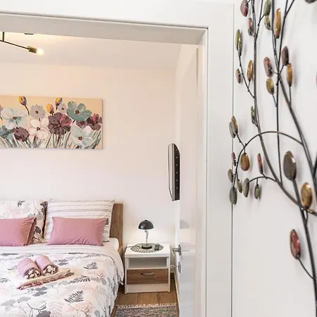 Apartment 2 Bedroom In Trogir