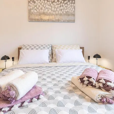 2 Bedroom In Apartment *